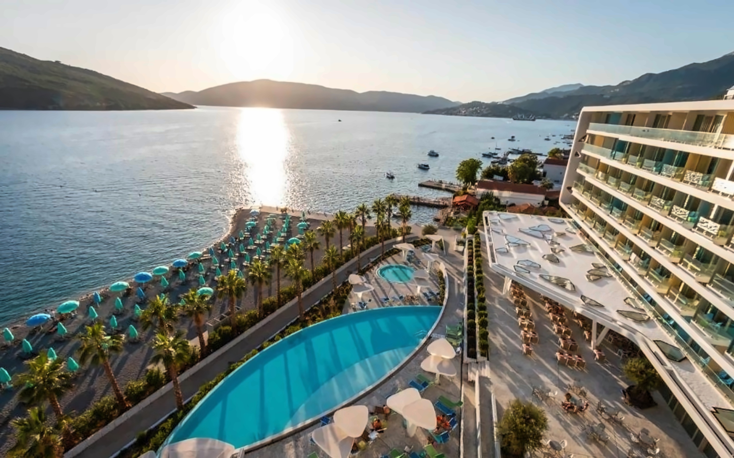 Carine Kumbor Superior 4*