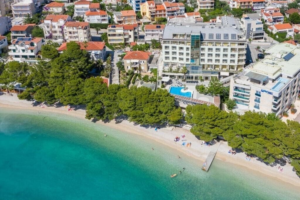 Park Makarska 4*
